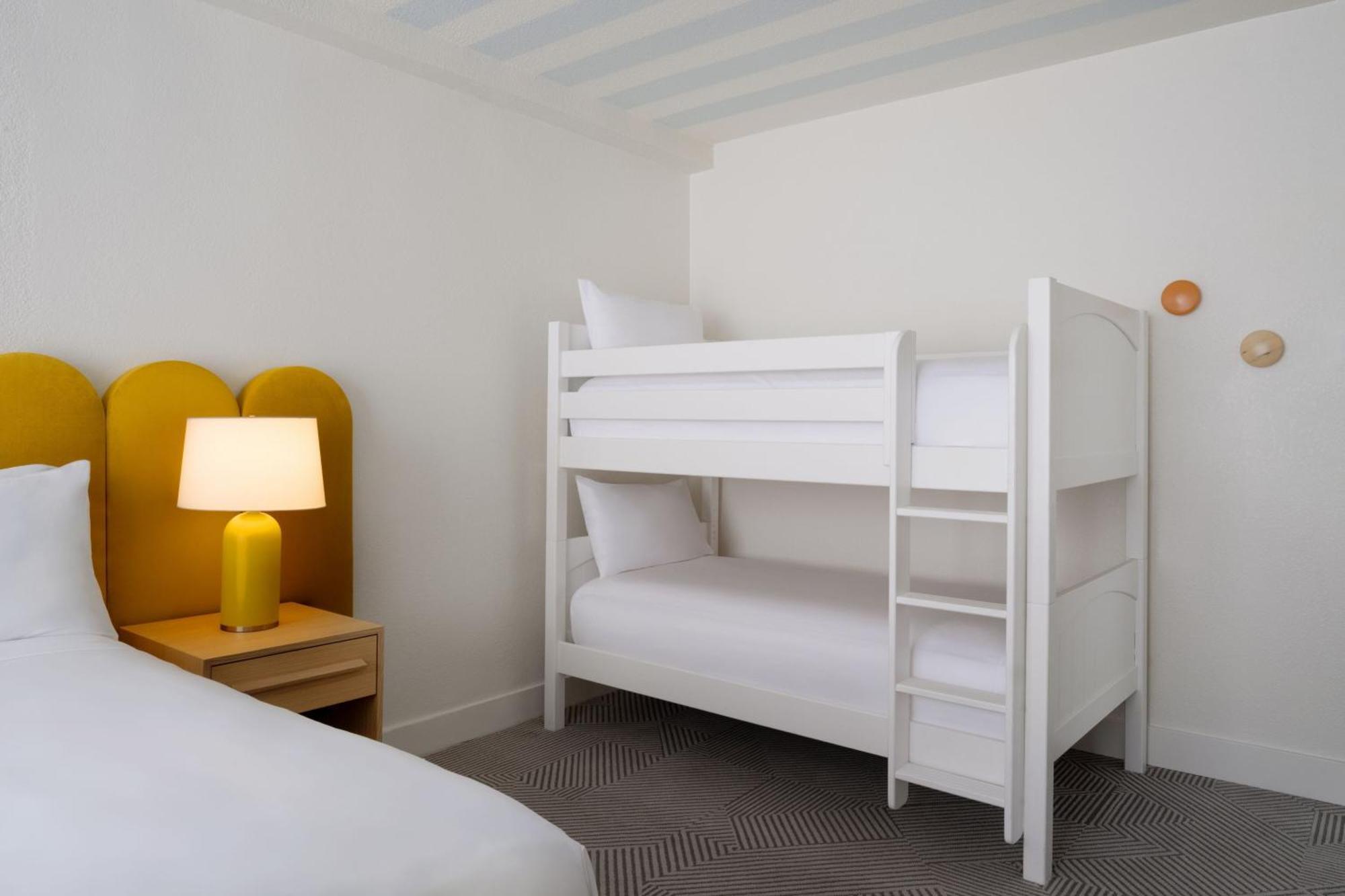 Renaissance Orlando Resort - Disney Springs Area Лейк-Буэна-Виста Экстерьер фото